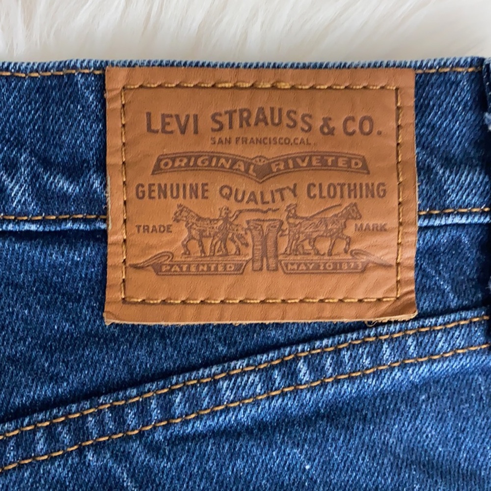 Levi’s ribcage shorts ☀️ - Picture 3 of 7